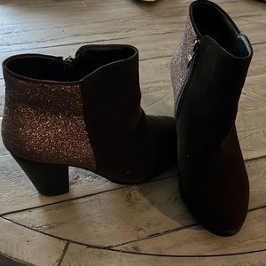 Heeled booties with all the sparkle! Glitter in the back, suede in the front!